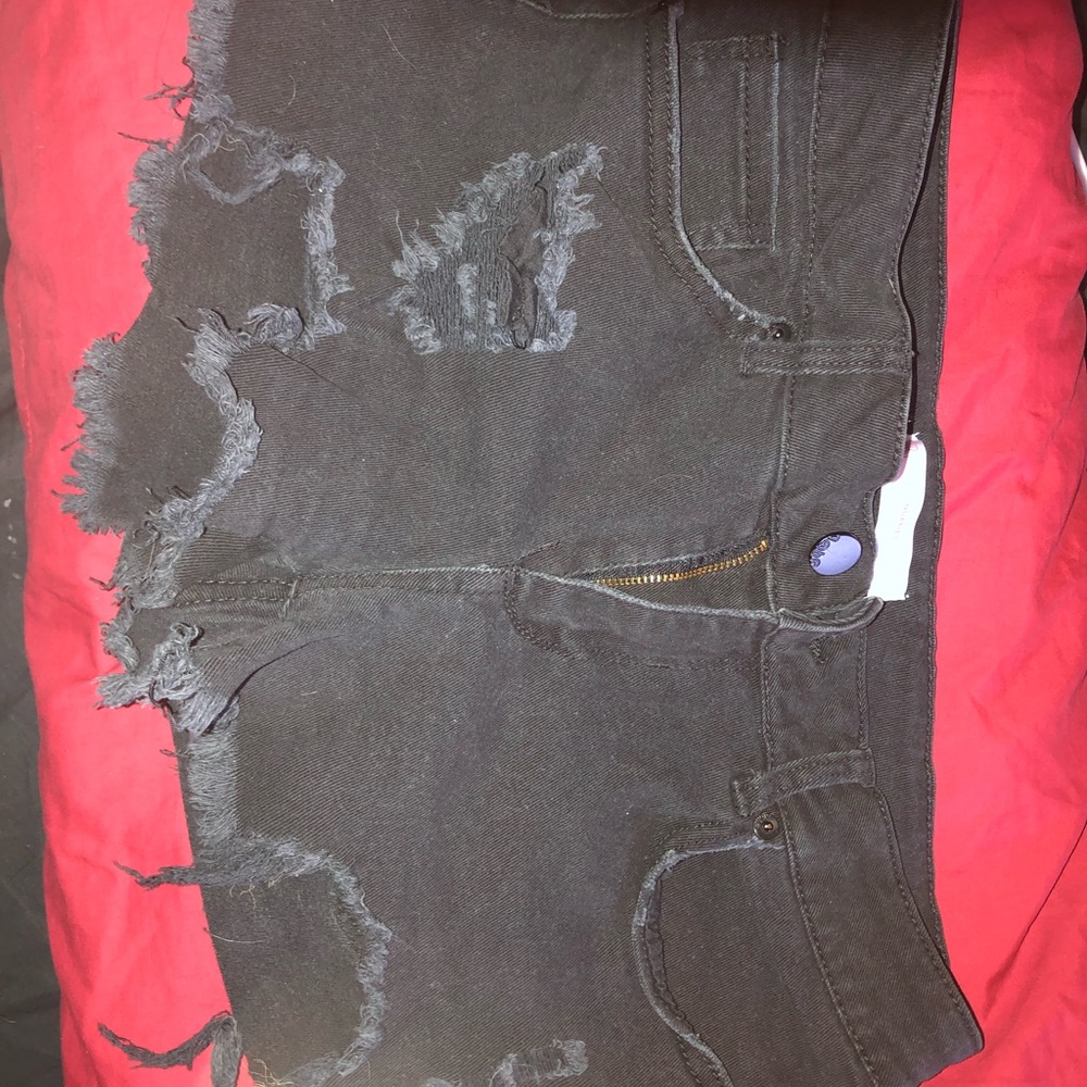 Distressed black shorts - Short!